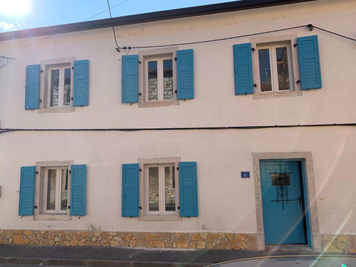 Center House With Apartments Umag Buitenkant foto
